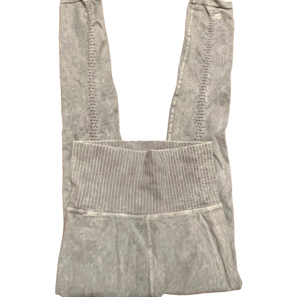 NWOT FREE PEOPLE Good Karma 7/8 Leggings Ice Grey M/L